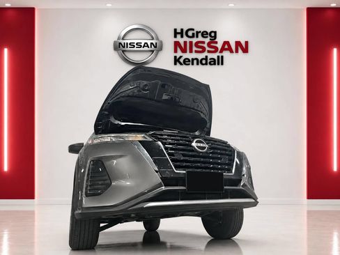 Used 2023 Nissan Kicks S FWD image 5