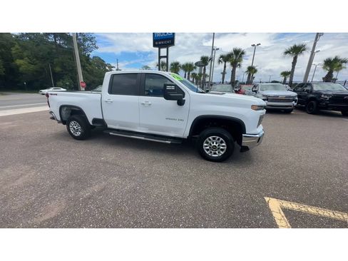 Used 2025 Chevrolet Silverado 2500 LT w/ Convenience Package AWD/4WD image 9