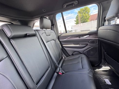 New 2026 Jeep Grand Cherokee Limited AWD/4WD image 22