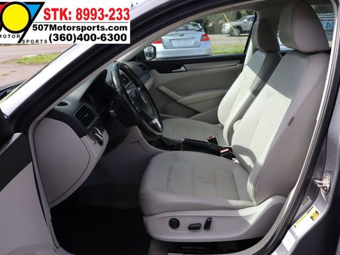 Used 2015 Volkswagen Passat 1.8T image 13