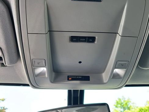 Used 2018 Chevrolet Silverado 1500 Custom w/ Custom Value Package image 14