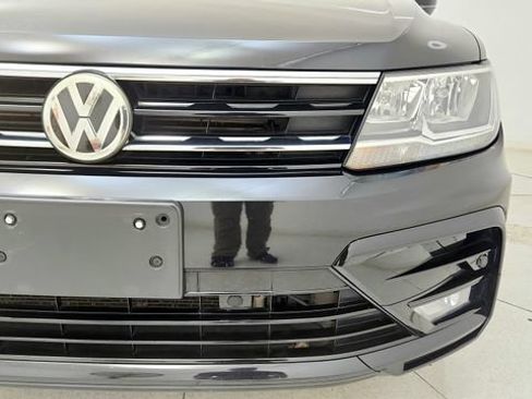 Used 2020 Volkswagen Tiguan SE R-Line FWD image 25