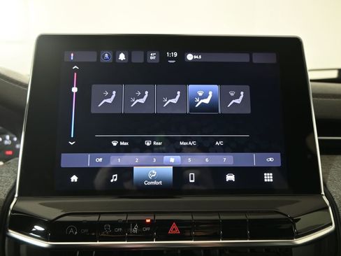 Used 2024 Jeep Compass Latitude image 27