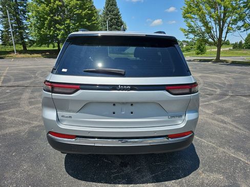 Used 2023 Jeep Grand Cherokee Limited w/ Trailer Tow Prep Group (B) AWD/4WD image 5