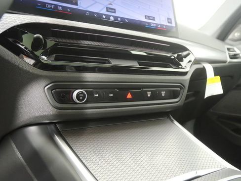 Used 2026 BMW 330i Sedan w/ Premium Package image 22