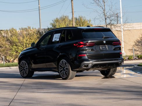 New 2026 BMW X5 xDrive40i w/ M Sport Package image 3