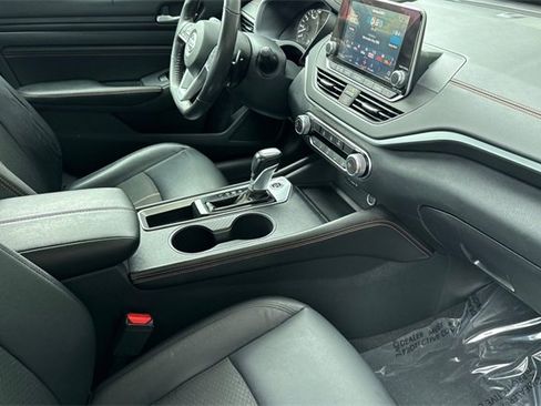 Used 2022 Nissan Altima 2.5 SR image 19