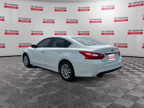 Used 2016 Nissan Altima 2.5 S w/ Power Driver Seat Package FWD image 5
