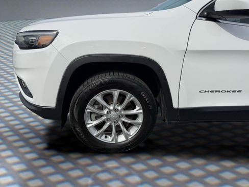 Used 2019 Jeep Cherokee Latitude w/ Popular Appearance Group AWD/4WD image 11