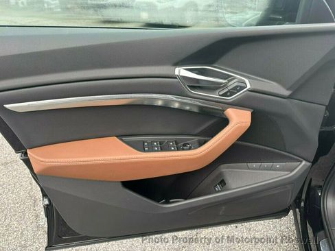 Used 2022 Audi e-tron Premium image 13