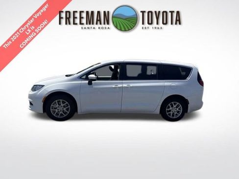 Used 2021 Chrysler Voyager LX FWD image 1