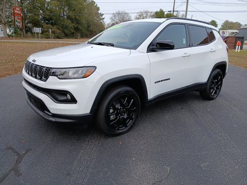 New 2026 Jeep Compass Latitude image 12