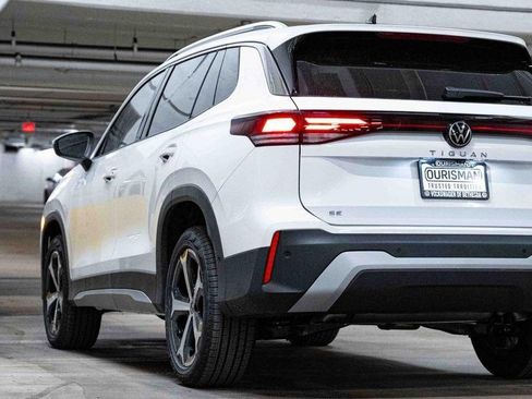 New 2026 Volkswagen Tiguan SE FWD image 5