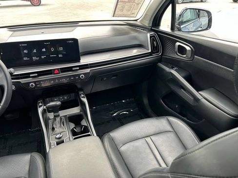 Used 2024 Kia Sorento S w/ Panoramic Sunroof Package FWD image 12