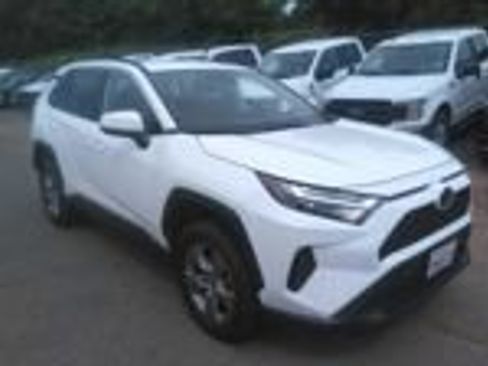 Used 2024 Toyota RAV4 XLE FWD image 1