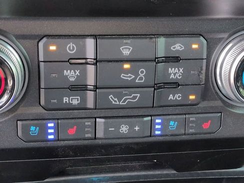 Used 2020 Ford F150 Lariat w/ Equipment Group 502A Luxury AWD/4WD image 31
