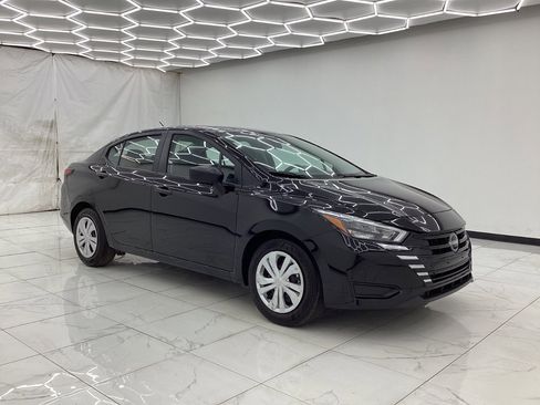 Used 2025 Nissan Versa S FWD image 6