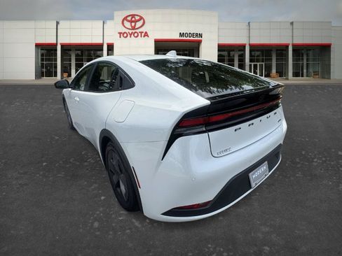 Certified 2025 Toyota Prius LE FWD image 6