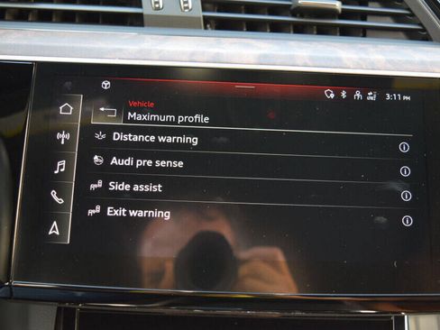 Used 2022 Audi e-tron Premium image 67