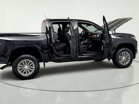 Used 2023 Chevrolet Colorado LT AWD/4WD image 13