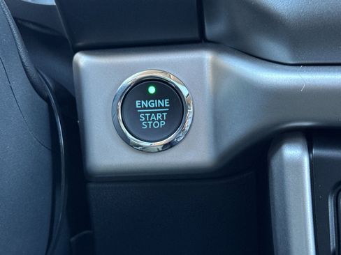 New 2024 Ford Expedition XLT image 26