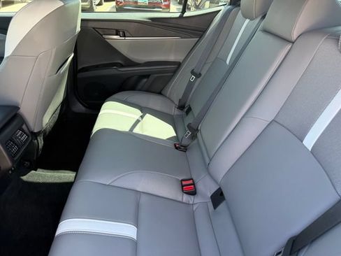Used 2026 Toyota Camry SE w/ Convenience Package FWD image 28