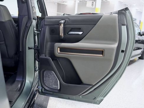 Used 2024 GMC Hummer EV 3X AWD/4WD image 40