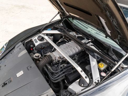 Used 2013 Aston Martin V8 Vantage Roadster RWD image 16