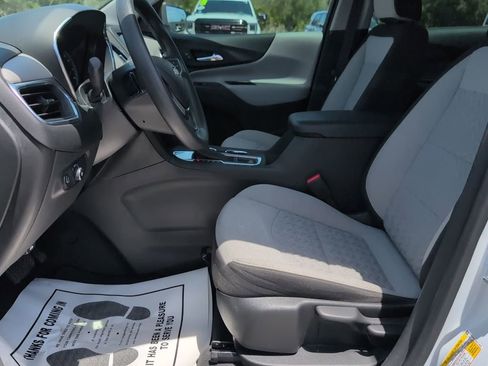 Used 2022 Chevrolet Equinox LS w/ Driver Confidence II Package FWD image 8