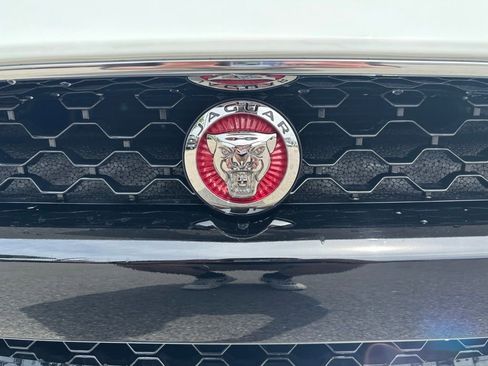 Used 2019 Jaguar F-TYPE Convertible RWD image 28