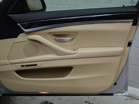 Used 2014 BMW 550i xDrive Sedan AWD/4WD image 8