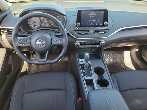 Certified 2025 Nissan Altima 2.5 S image 4