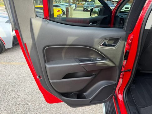 Used 2020 Chevrolet Colorado LT w/ LT Convenience Package AWD/4WD image 28