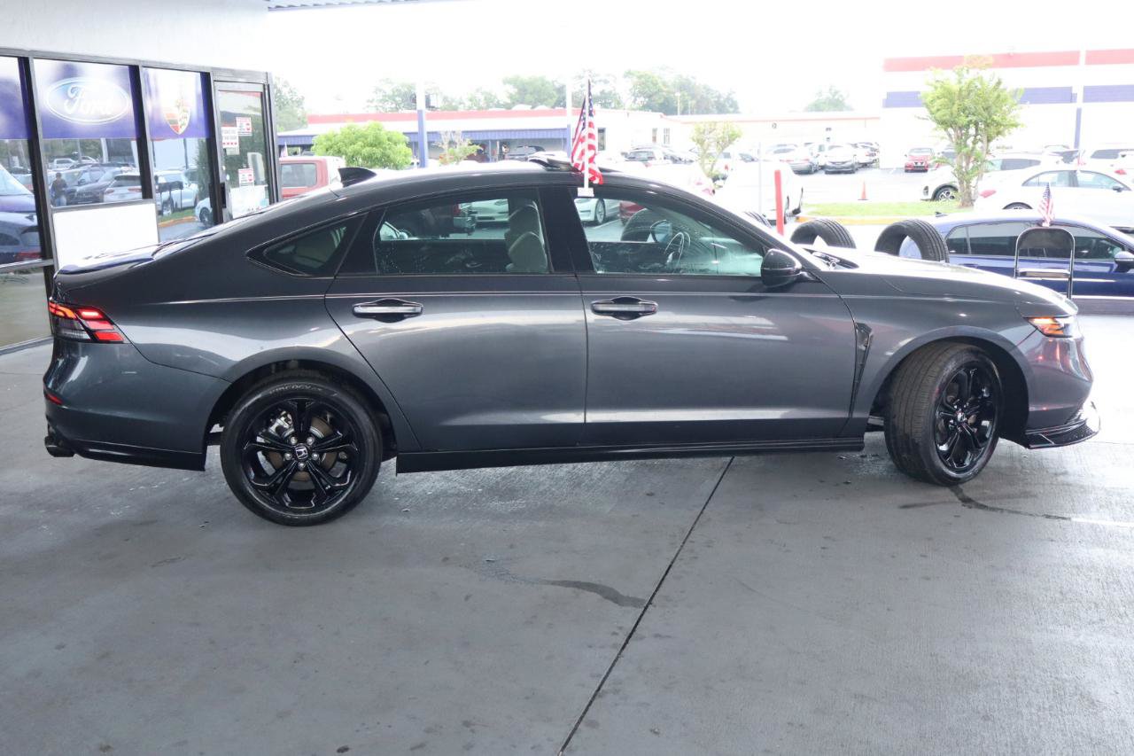 Used 2025 Honda Accord SE image 4