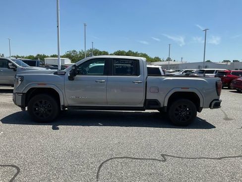 Used 2025 GMC Sierra 2500 AT4 w/ AT4 Premium Plus Package AWD/4WD image 4