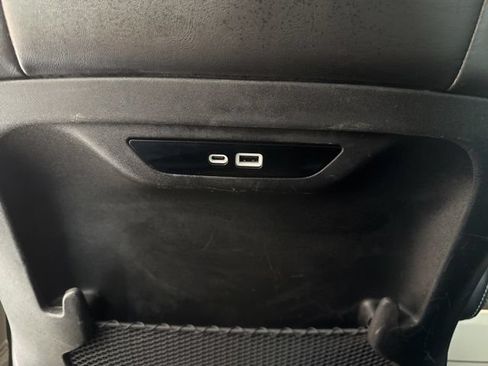 Used 2024 Chrysler Pacifica Touring-L FWD image 36