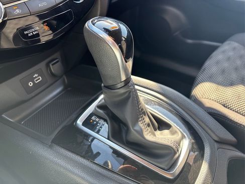 Used 2020 Nissan Rogue Sport SV AWD/4WD image 29