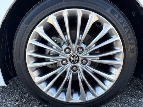 Used 2020 Toyota Avalon Limited w/ Advanced Safety Package FWD image 28