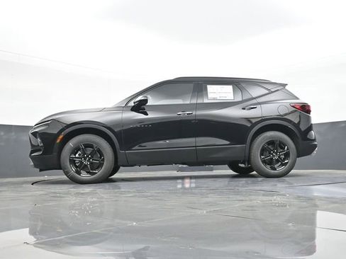 New 2025 Chevrolet Blazer LT w/ Midnight/Sport Edition FWD image 57