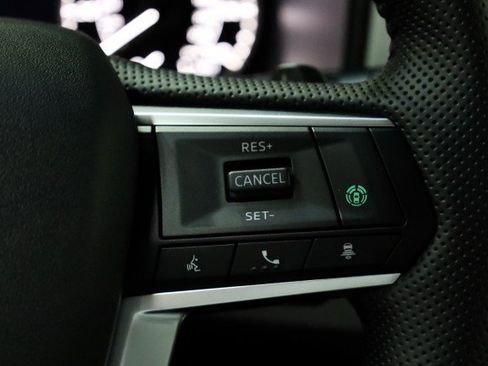 New 2025 Mitsubishi Outlander SE image 8