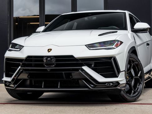 Used 2024 Lamborghini Urus Performante image 3