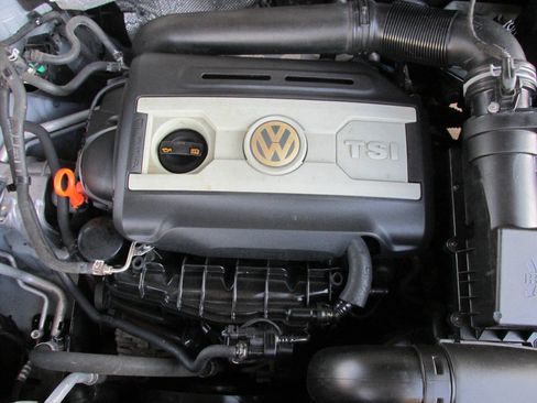Used 2009 Volkswagen Tiguan SE image 30