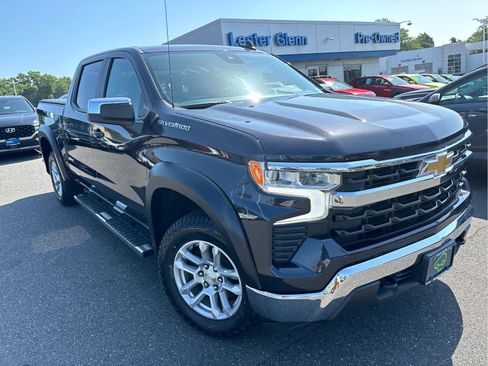 Certified 2022 Chevrolet Silverado 1500 LT AWD/4WD image 3