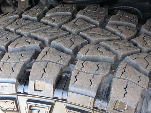 Used 2024 Chevrolet Colorado ZR2 w/ ZR2 Convenience Package III image 11