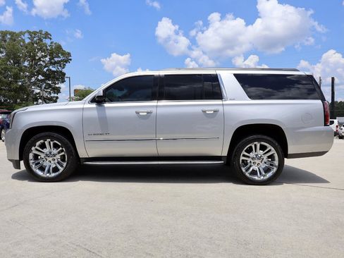 Used 2016 GMC Yukon XL SLT w/ Premium Edition RWD image 3