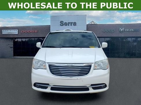 Used 2012 Chrysler Town & Country Touring FWD image 2