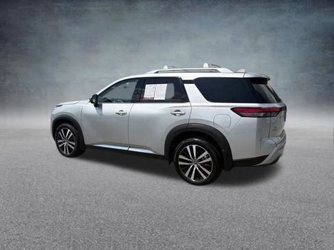 Used 2025 Nissan Pathfinder Platinum w/ Cargo Package AWD/4WD image 13