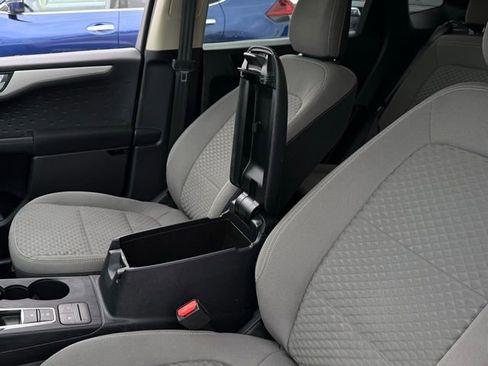 Certified 2020 Ford Escape SE image 30