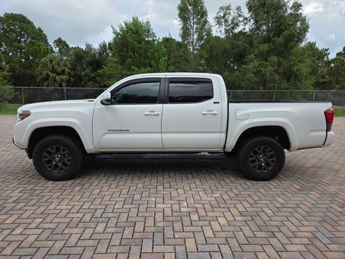 Used 2023 Toyota Tacoma SR5 w/ Technology Package AWD/4WD image 8