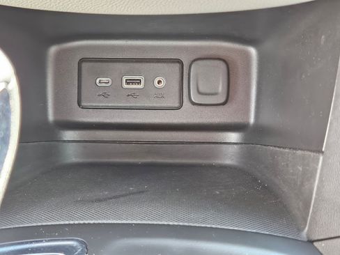 Used 2022 Chevrolet Equinox LT image 27